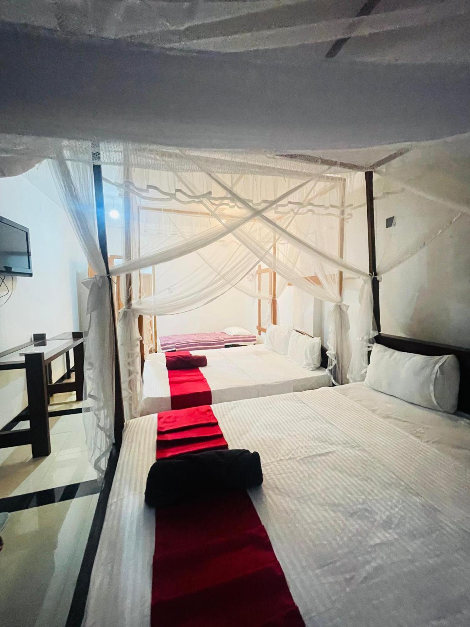 Sigiri Holiday Bungalow Sigiriya Bagian luar foto